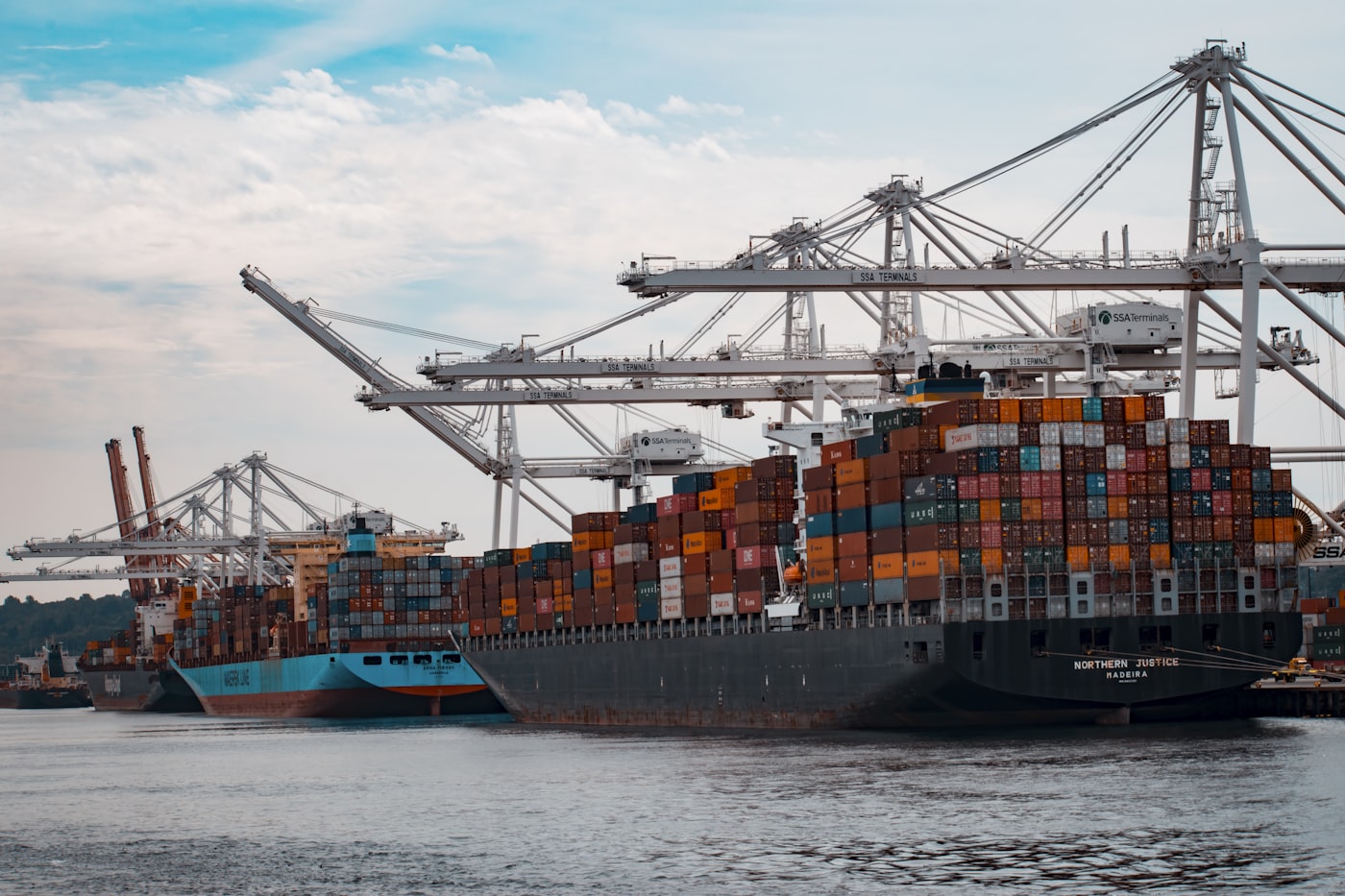 Containers and port-side freight operations
